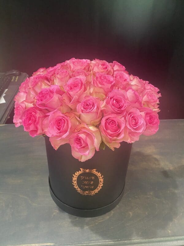 Black Deluxe Box with Pink Sweet Unique Roses