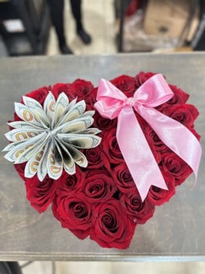 20 Heart-Shaped Box With Red Roses