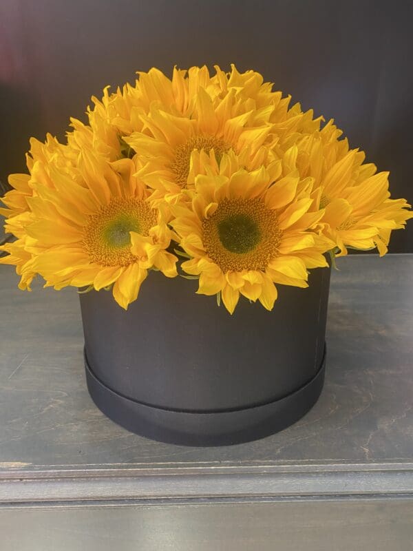 20 Black Round Box with Sunflowers - Image 4