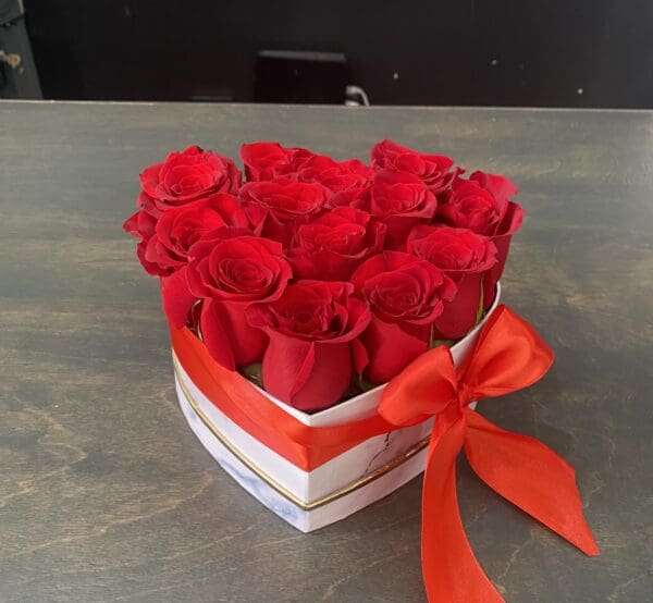 RED ROSES IN HEART WHITE BOX - Image 2