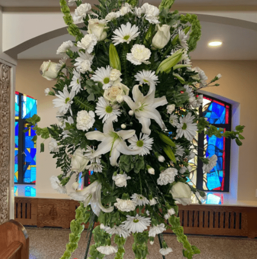 A stand with white flowers