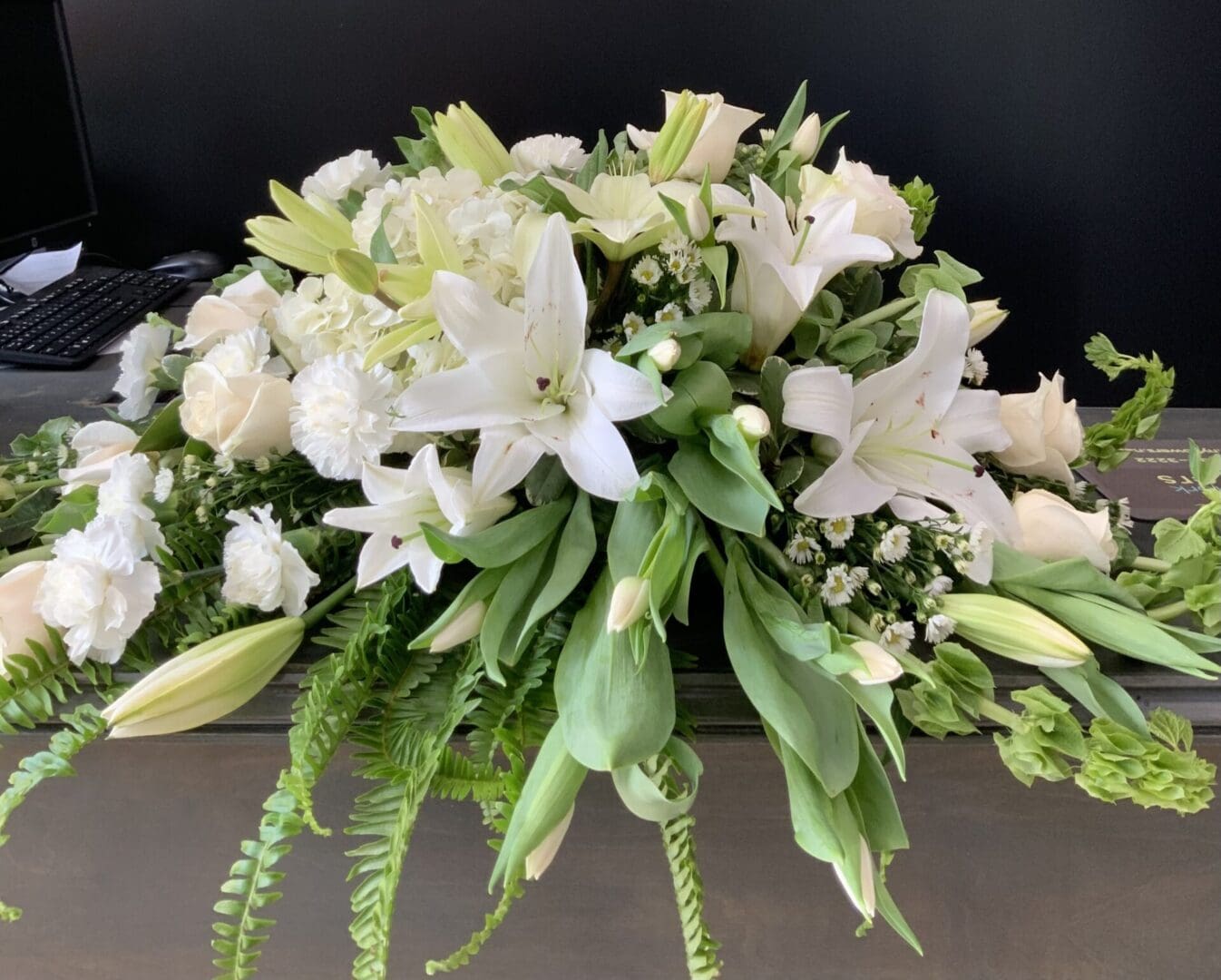 White lilies and roses
