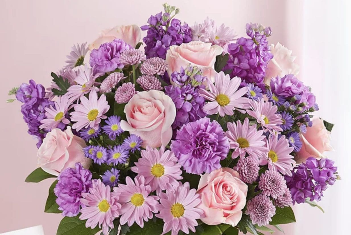 A bouquet of pink and purple flowers