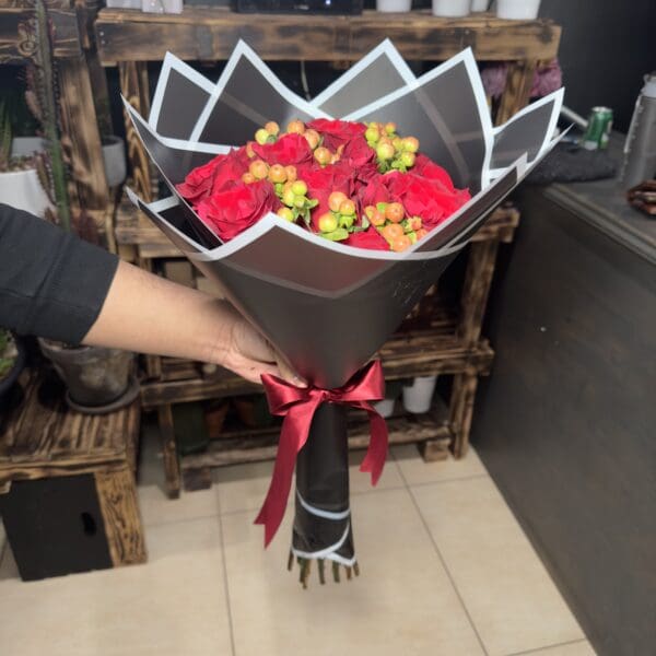 12Premium Long Stems Red Roses Bouquet - Image 3