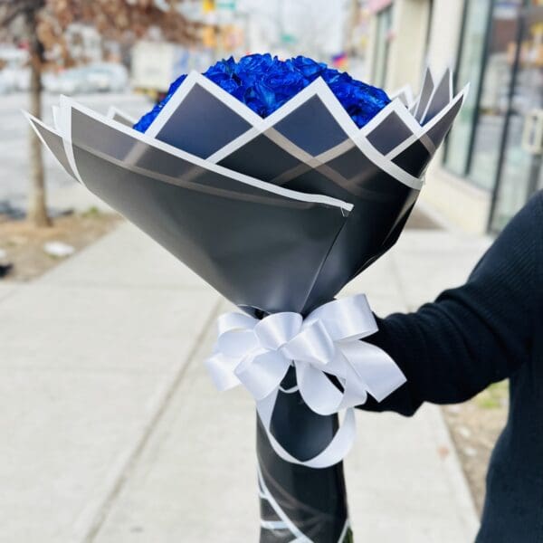 50 Blue Rose Bouquet - Image 3