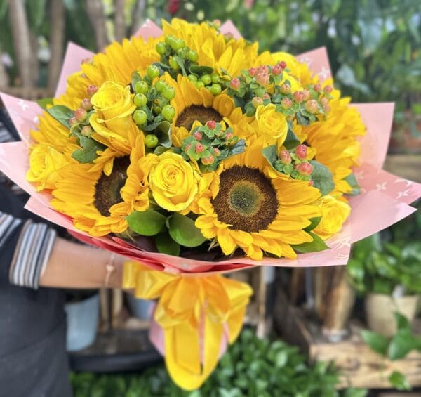 12 YELLOW ROSES, 10 SUNFLOWERS BOUQUET - Image 2