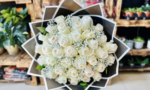 50 MONDIAL WHITE ROSES BOUQUET